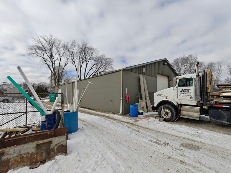 More Photos Of 4N351 Powis Rd, West Chicago Warehouse For Lease