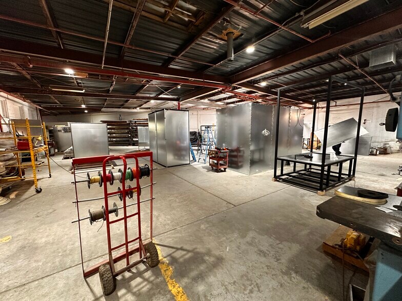 More Photos Of 1525 Magoffin Ave, El Paso Warehouse For Sale