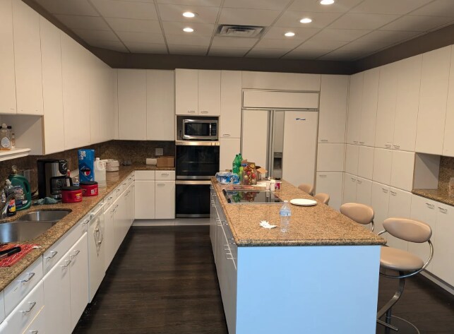 More Photos Of 4305 Pineview Blvd, Commerce Township Research And Development For Lease