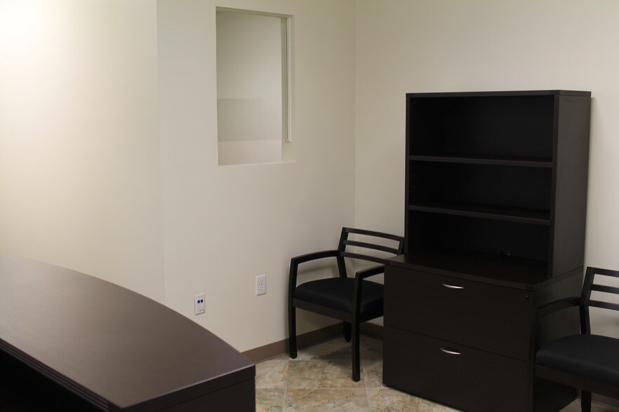 More Photos Of 524 Westgreen Blvd, Katy Medical For Lease