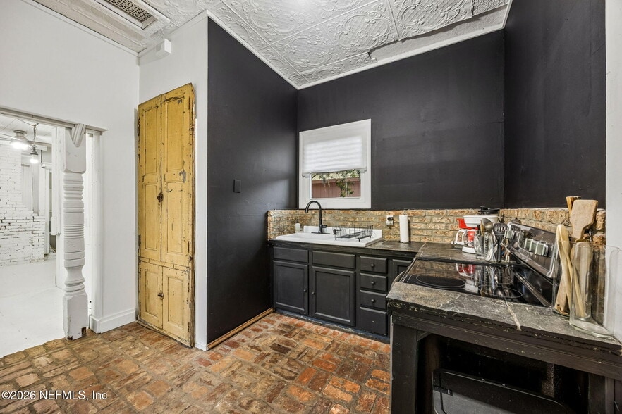 More Photos Of 1008 Beech St, Fernandina Beach Freestanding For Sale