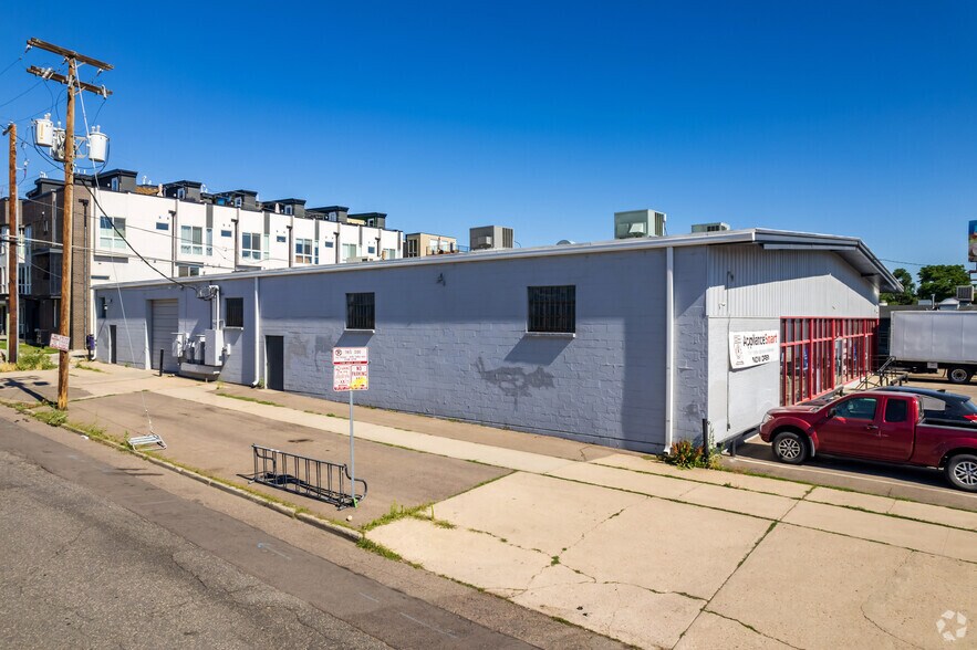 More Photos Of 1919 Federal Blvd, Denver Warehouse For Lease
