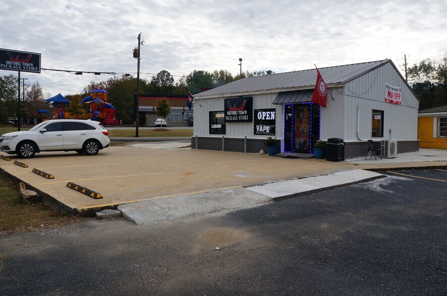 More Photos Of 33922 US Highway 280, Childersburg General Retail For Sale