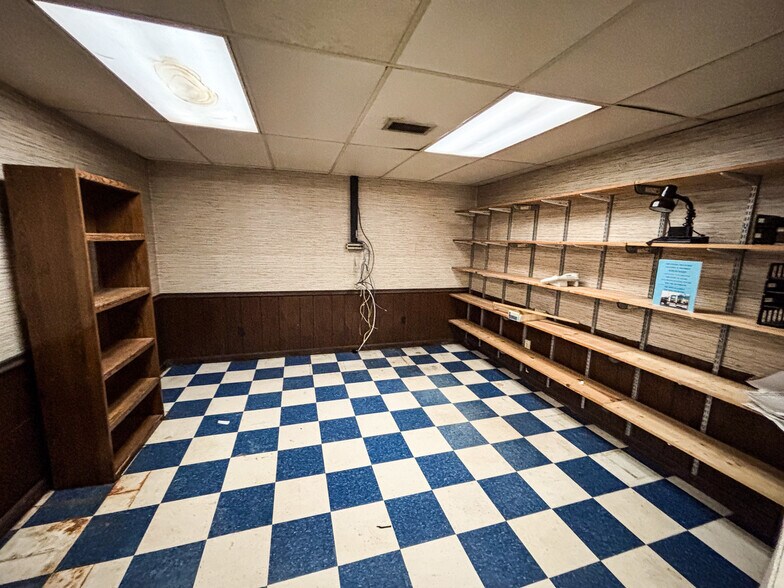 More Photos Of 5875 W US Highway 421, Wilkesboro Warehouse For Lease