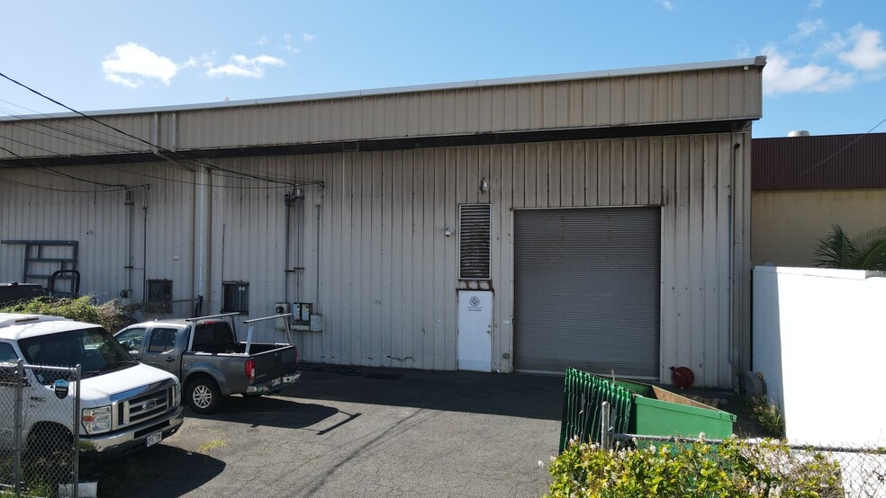 Primary Photo Of 2007 Democrat St, Honolulu Warehouse For Lease