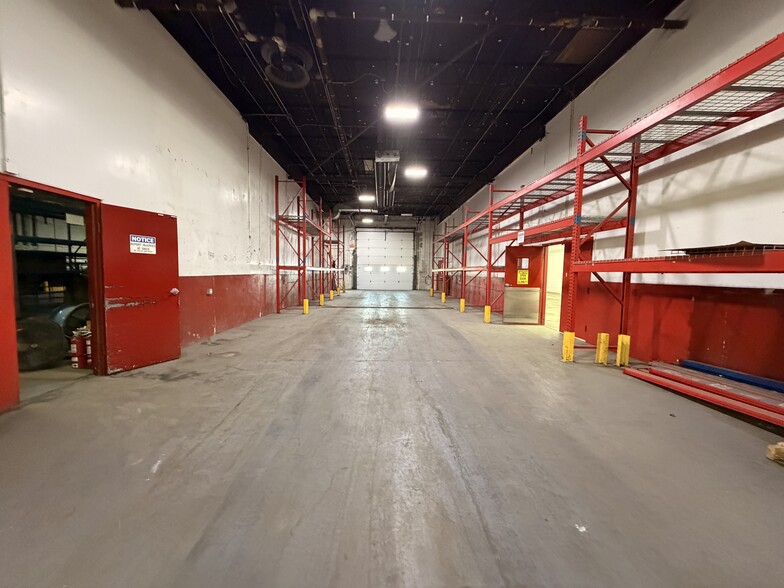 More Photos Of 3900 S Cicero Ave, Cicero Warehouse For Lease