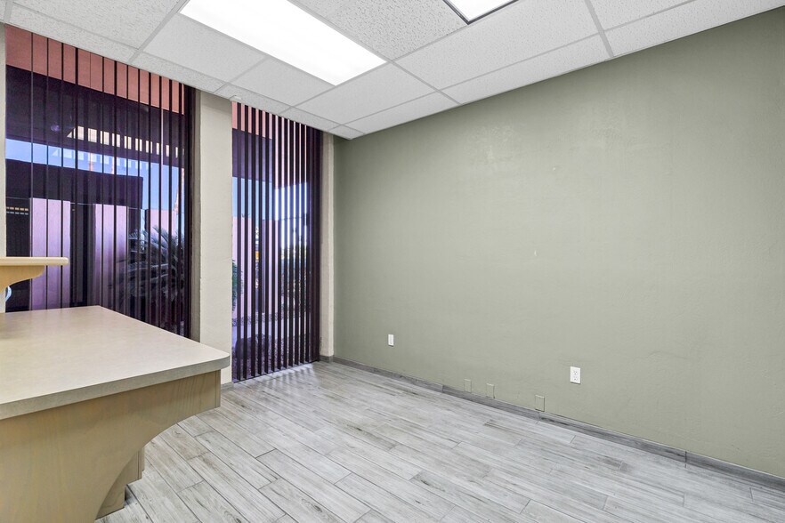 More Photos Of 15405 N 99th Ave, Sun City Medical For Lease