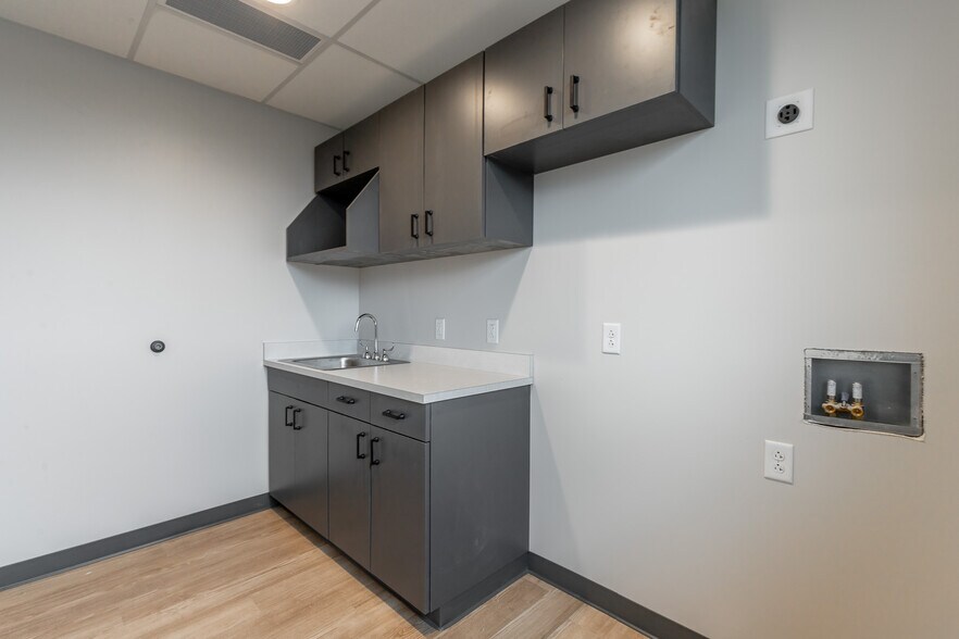 More Photos Of 929 Spring Creek Rd, Chattanooga Medical For Lease