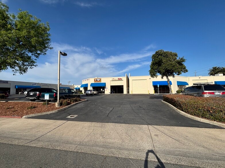 More Photos Of 3523-3537 Kiessig Ave, Sacramento Warehouse For Sale