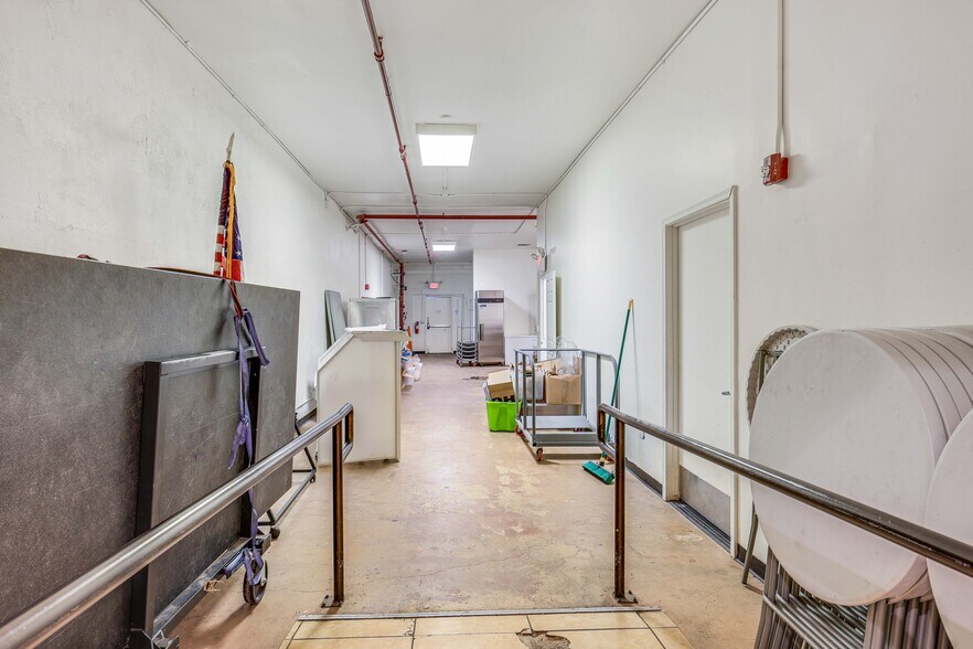 More Photos Of 201 N 4th St, Kingman Freestanding For Sale