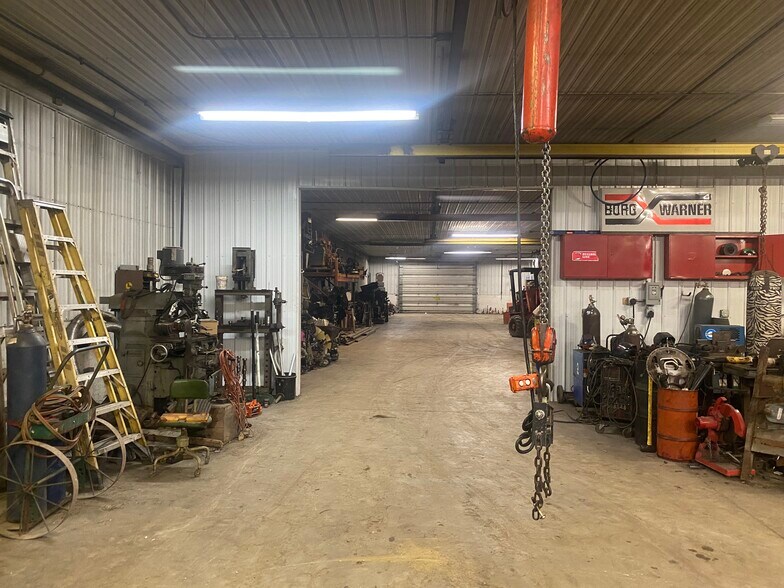 More Photos Of 1550 Wentzel St, Rochester Manufacturing For Sale