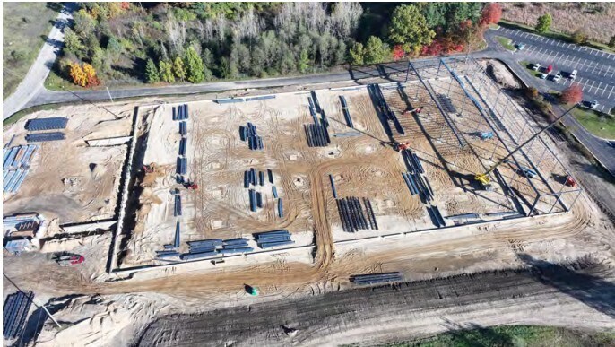 More Photos Of 5177 Corporate Woods Dr, Kalamazoo Distribution For Lease