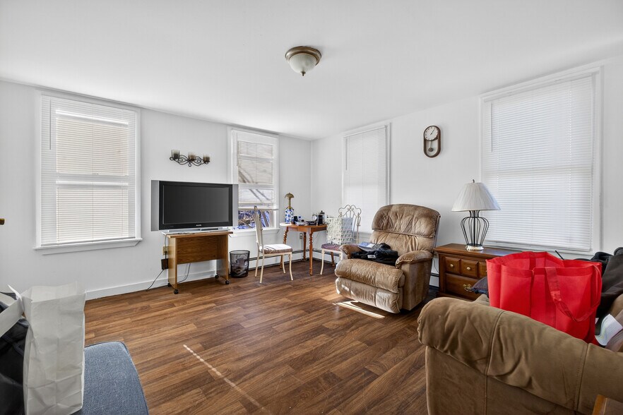 More Photos Of 223 Farren Ave, New Haven Storefront Retail Residential For Sale
