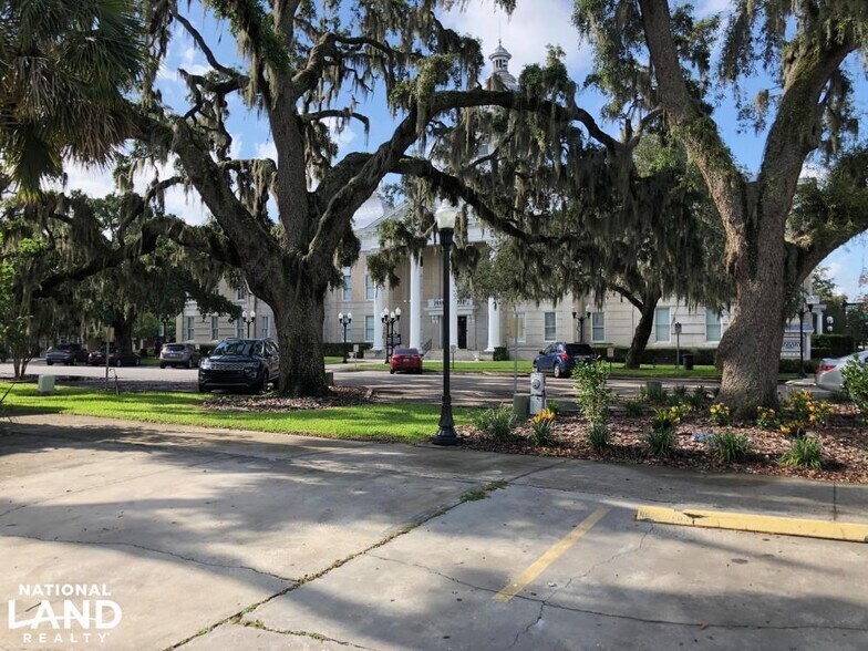 More Photos Of 240 N Broadway Ave, Bartow Office For Lease