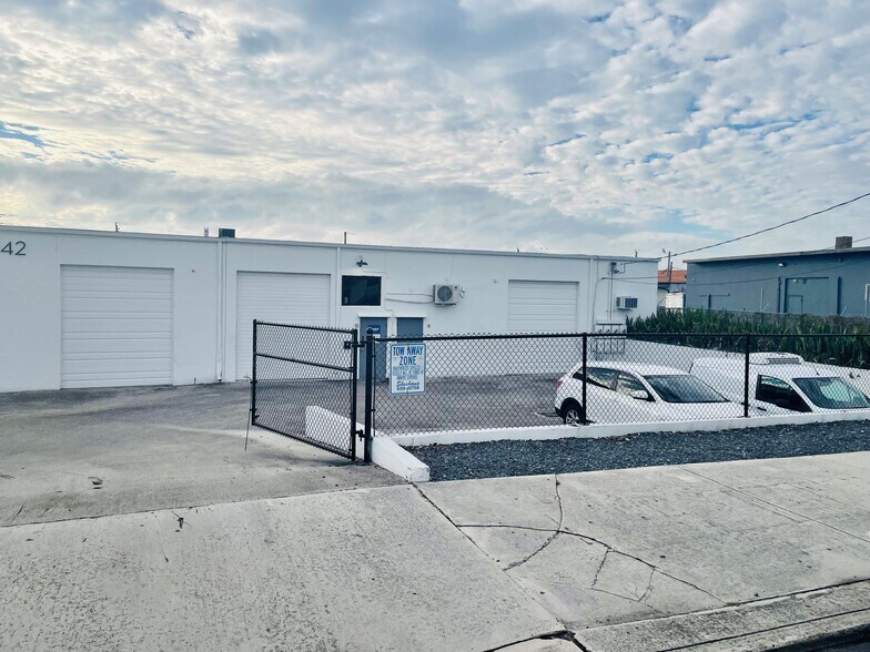 More Photos Of 1142 Okeechobee Rd, West Palm Beach Industrial For Lease
