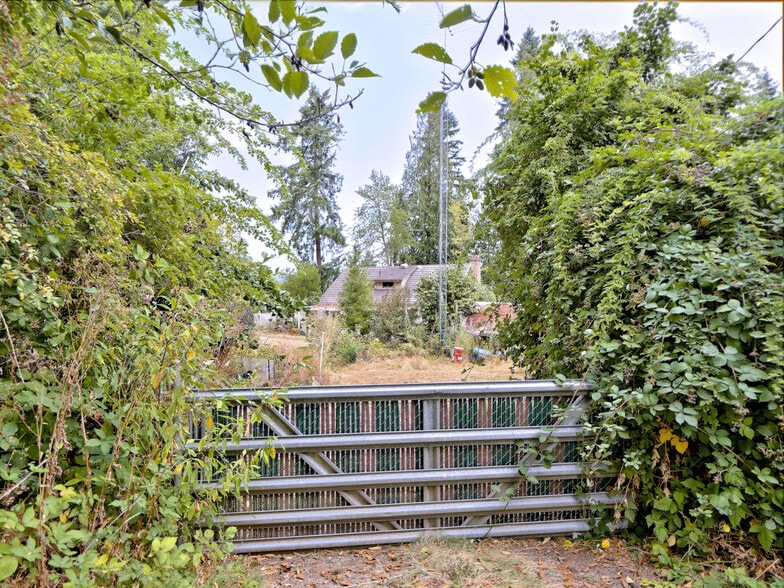 More Photos Of 17204 Northup Way, Bellevue Land For Sale