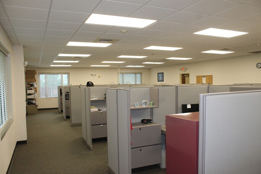 More Photos Of 11125 Treynorth Dr, Cornelius Office For Lease