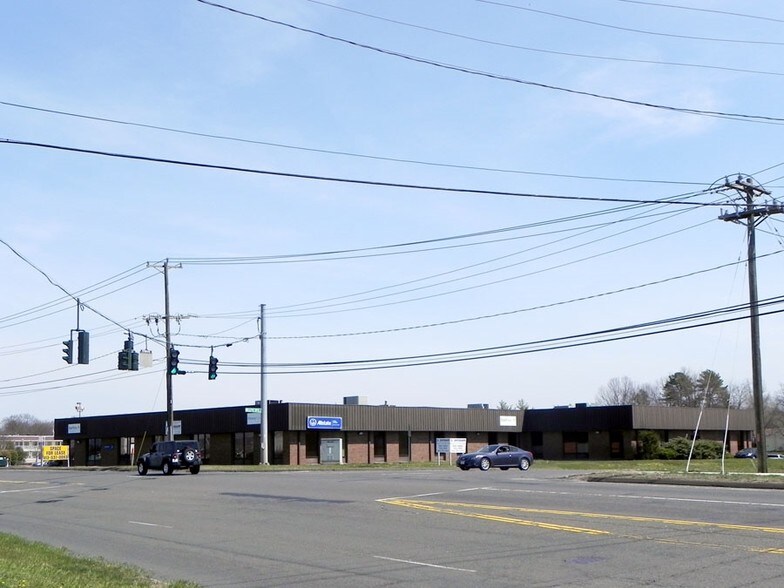 More Photos Of 1 Corporate Dr, Windsor Locks Office For Sale