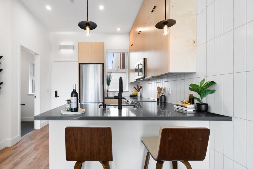 More Photos Of 202 Panetta Ave, Santa Cruz Flex For Sale