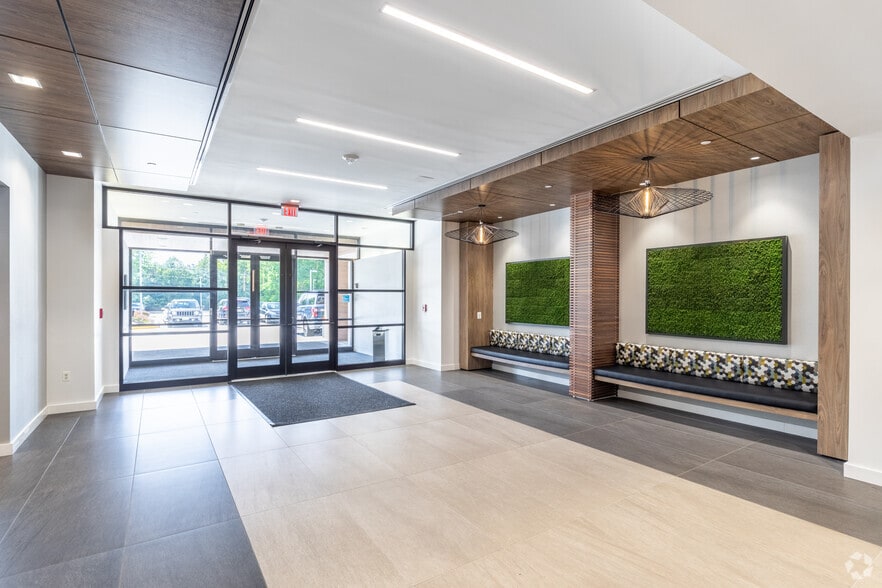 More Photos Of 1945 Old Gallows Rd, Vienna Medical For Lease