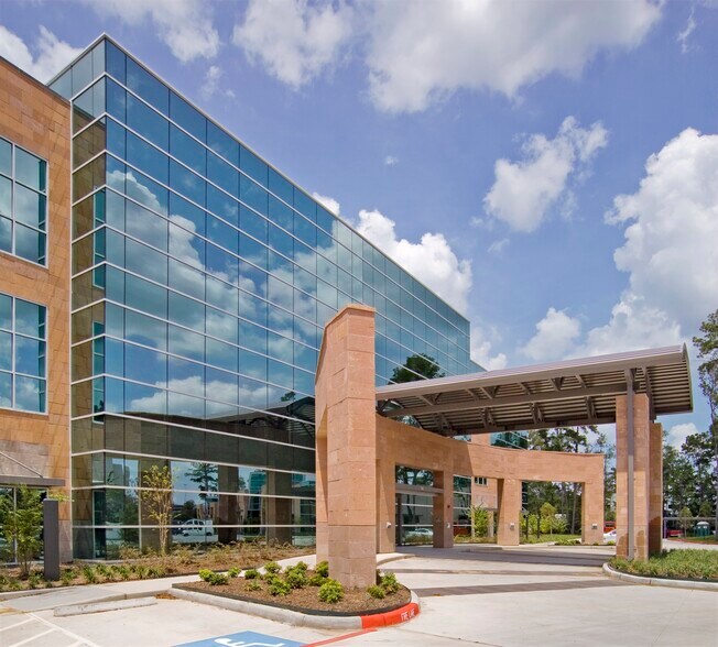 More Photos Of 9303 Pinecroft Dr, The Woodlands Medical For Lease