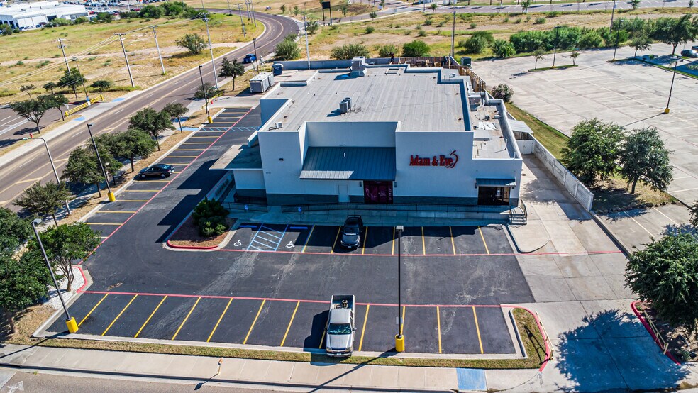More Photos Of 2331 Endeavor, Laredo General Retail For Sale