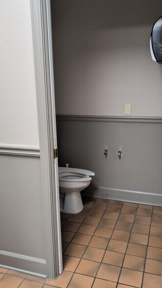 More Photos Of 600 Bohannon Rd, Fairburn Flex For Lease