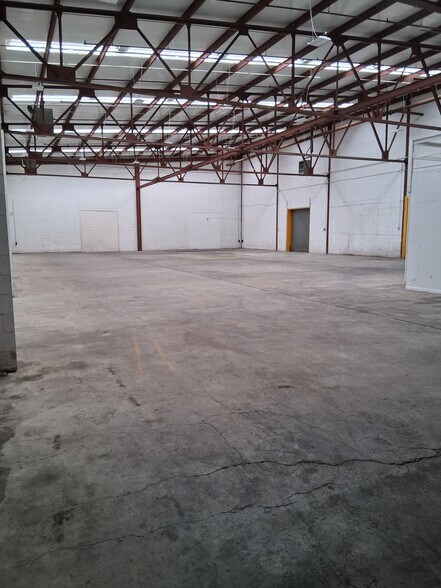 More Photos Of 4753 River Rd, New Orleans Warehouse For Lease