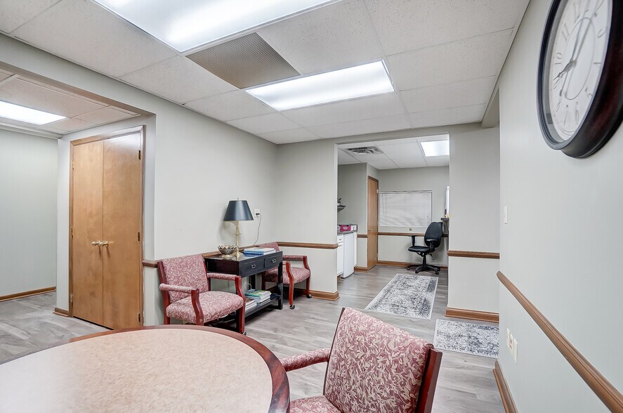 More Photos Of 8900 N Dixie Dr, Dayton Medical For Lease