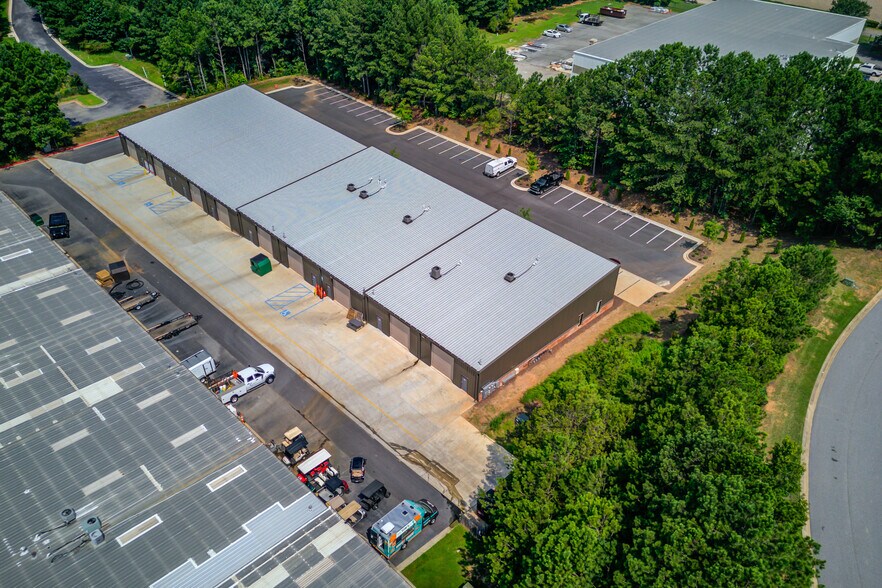 More Photos Of 5915 Steeplechase Blvd, Cumming Warehouse For Lease