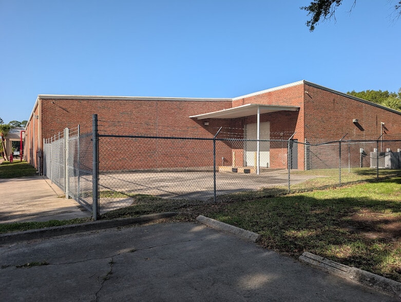 More Photos Of 3800 W New Haven Ave, Melbourne Freestanding For Lease