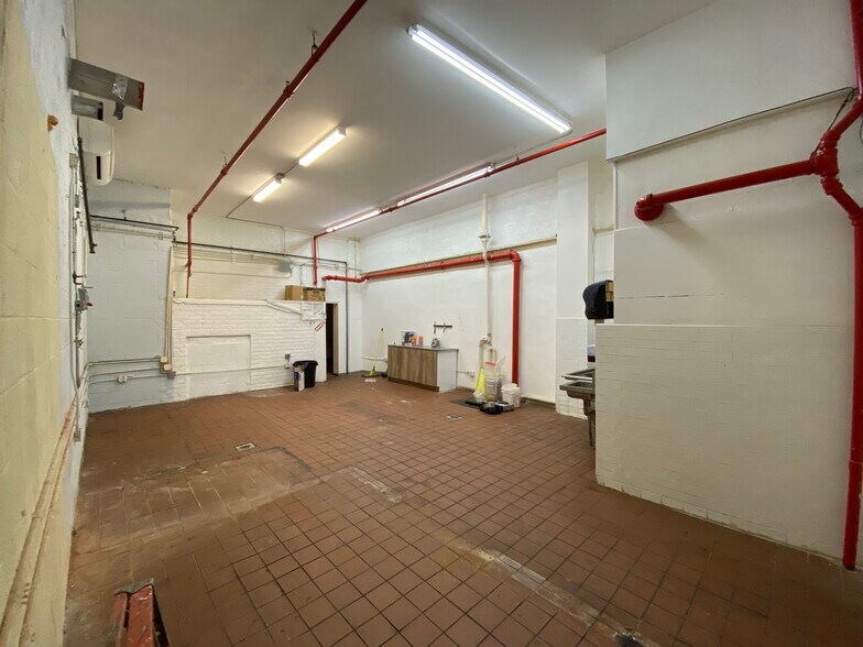 More Photos Of 206-04-206-24 Hillside Ave, Queens Village Storefront For Lease
