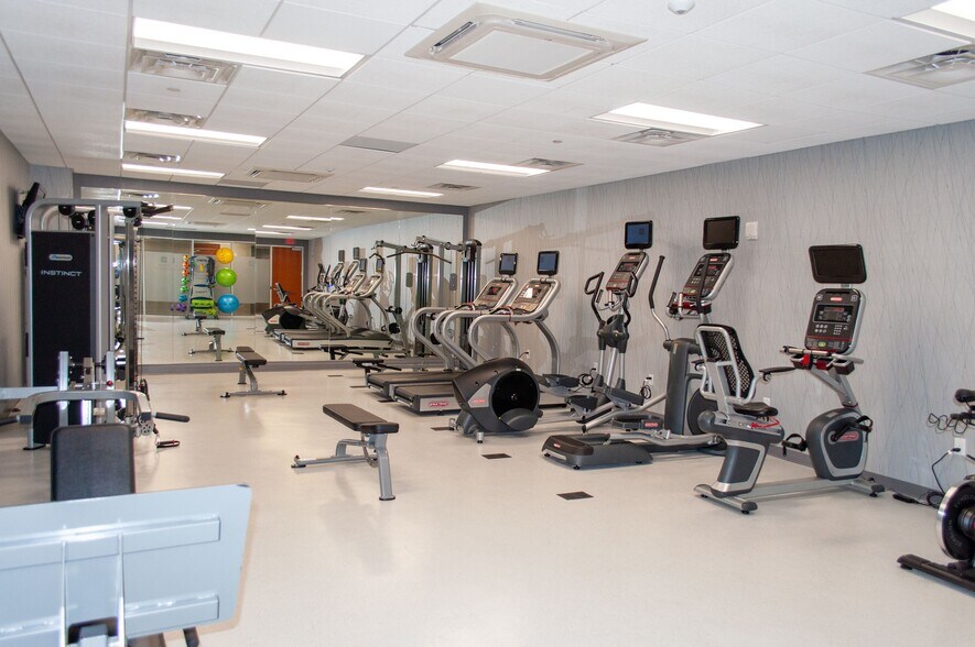 More Photos Of 11091 Sunset Hills Rd, Reston Office For Lease