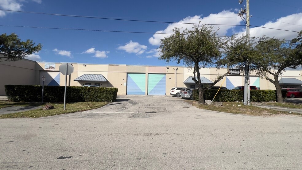 More Photos Of 7205-7265 NW 44th St, Miami Warehouse For Lease