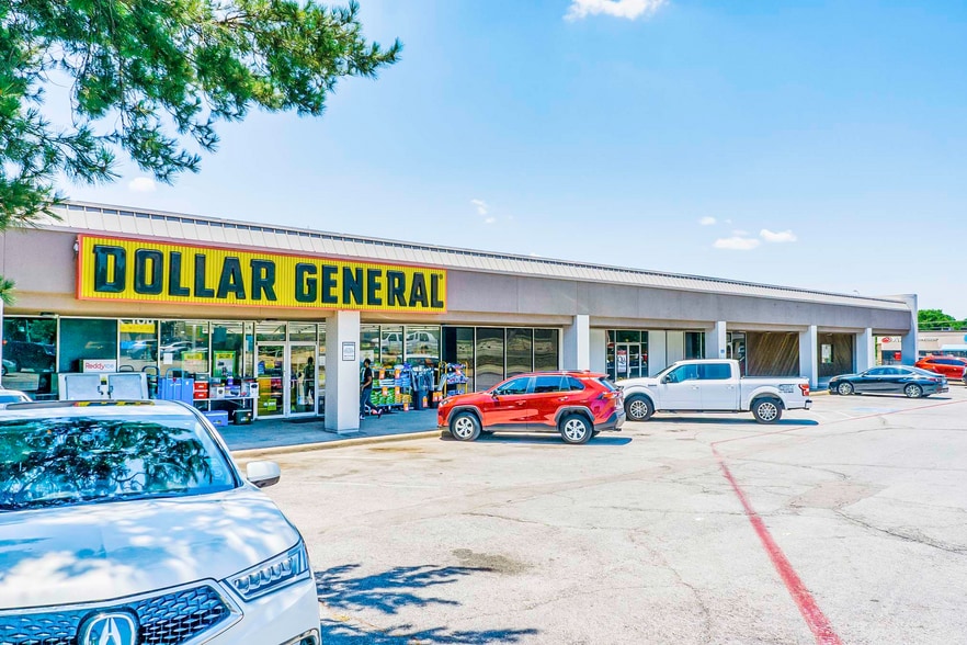 More Photos Of 702-744 W Wheatland Rd, Duncanville General Retail For Lease
