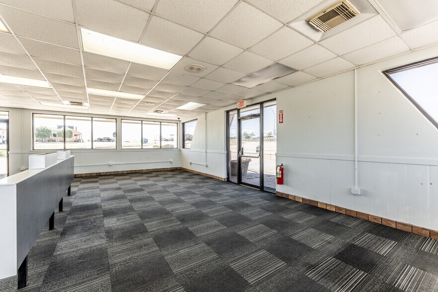 More Photos Of 130 Interstate 45 N, Huntsville General Retail For Sale