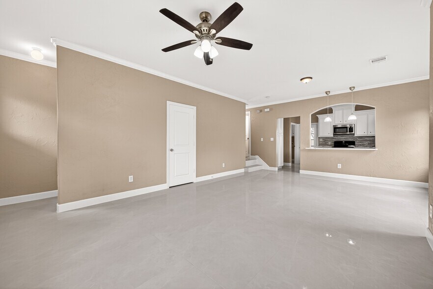 More Photos Of 14134 Packard St, Houston Specialty For Sale