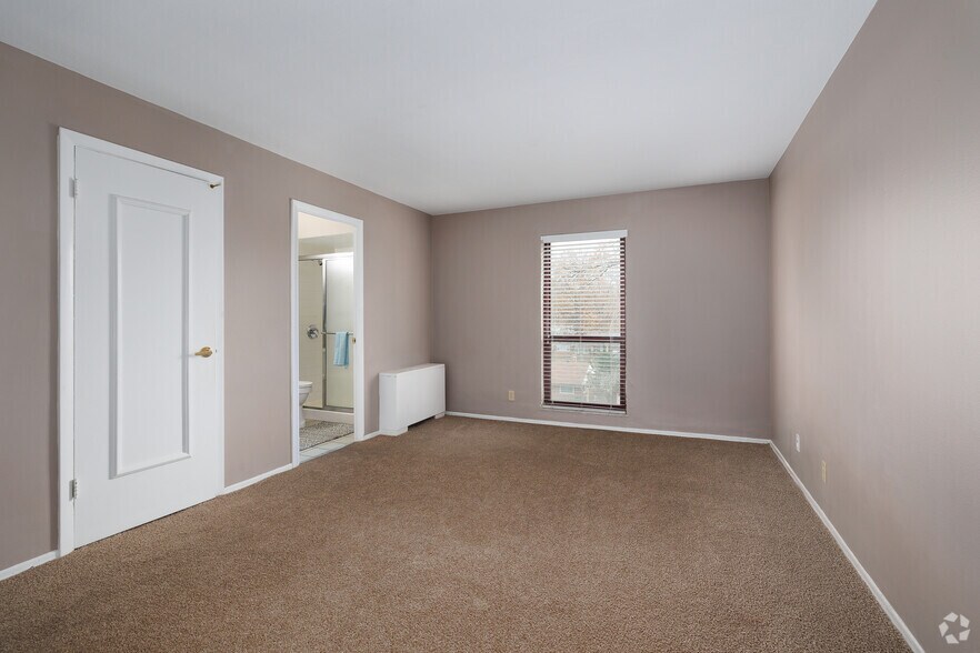 More Photos Of 1001 N McKnight Rd, Saint Louis Apartments For Sale