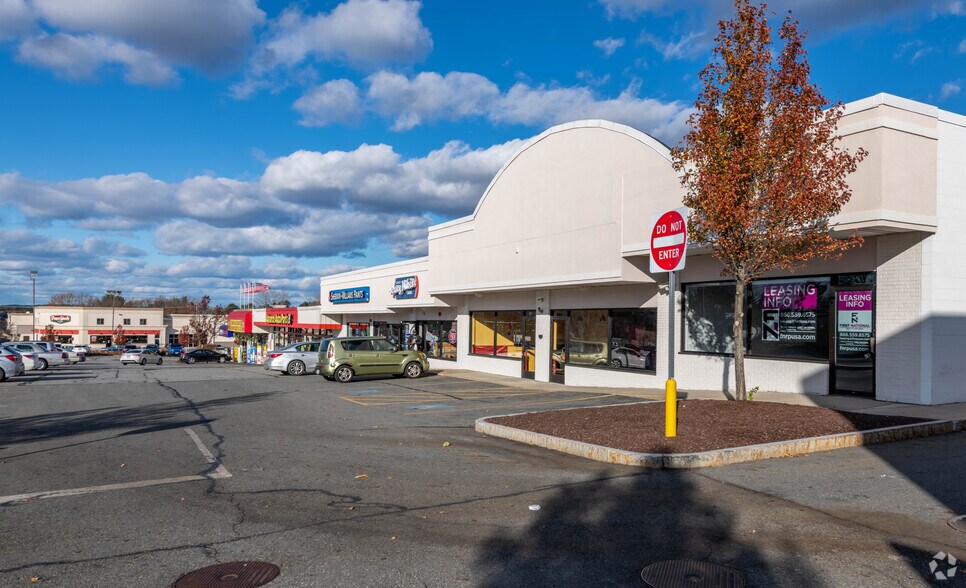 More Photos Of 5-11 Plaistow Rd, Plaistow Unknown For Lease