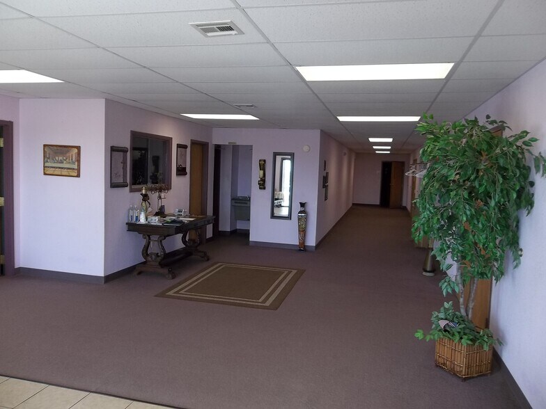 More Photos Of 1390 35th Pkwy Pky, Chanute Religious Facility For Sale