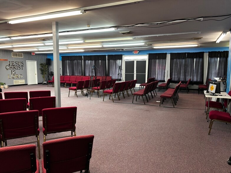 More Photos Of 205 Grandview Dr, Frankfort Religious Facility For Sale