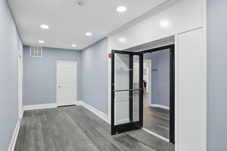 More Photos Of 2401 Broad Street, Chattanooga Office For Sale