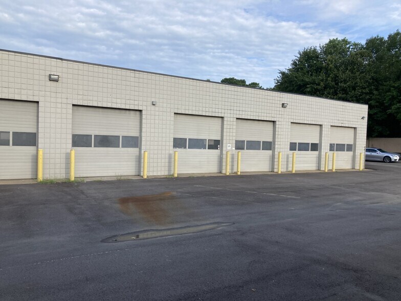 More Photos Of 7980 Patriot Dr, Cordova Auto Repair For Sale