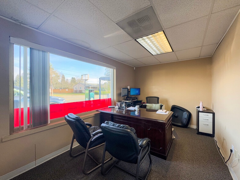 More Photos Of 12705 Renton Ave S, Seattle Office For Sale