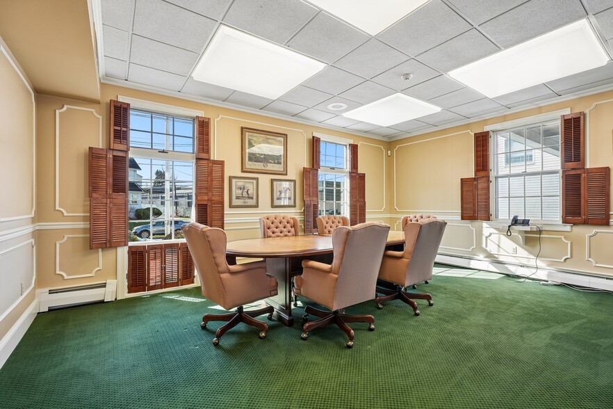 More Photos Of 37 Park Ave, Lyndhurst Office For Sale