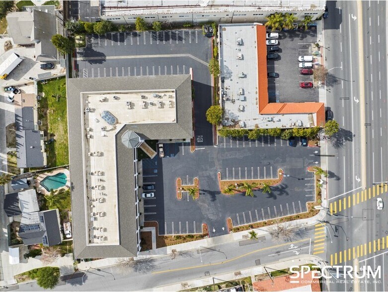 More Photos Of 23206 Lyons Ave, Santa Clarita Medical For Lease