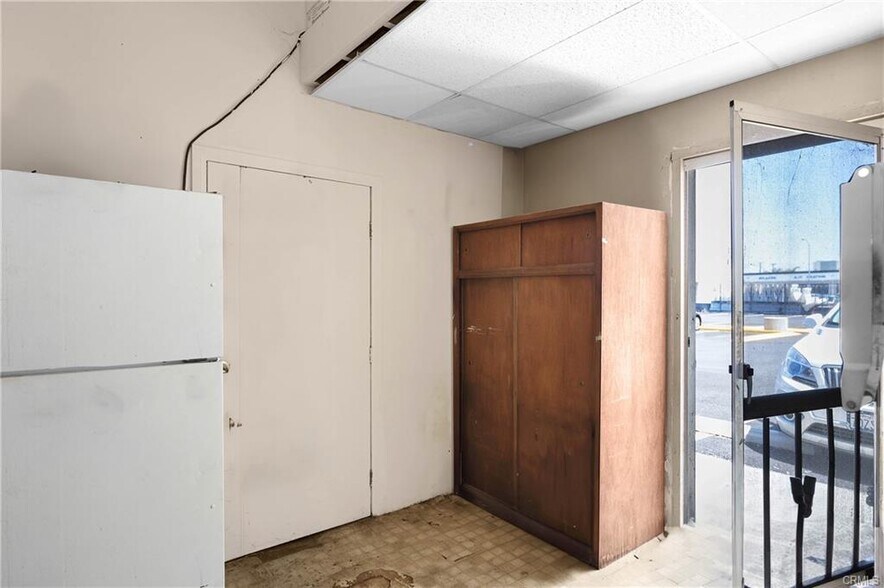 More Photos Of 17428 Bellflower Blvd, Bellflower Storefront For Lease