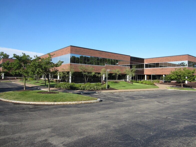 More Photos Of 295 Woodcliff Dr, Fairport Unknown For Lease