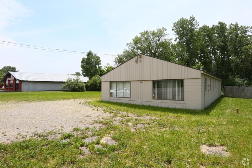 More Photos Of 9669 Highland Rd, White Lake Township Freestanding For Sale