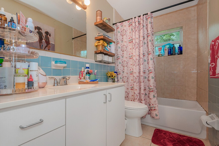 More Photos Of 4063-4065 SW 51st St, Fort Lauderdale Apartments For Sale